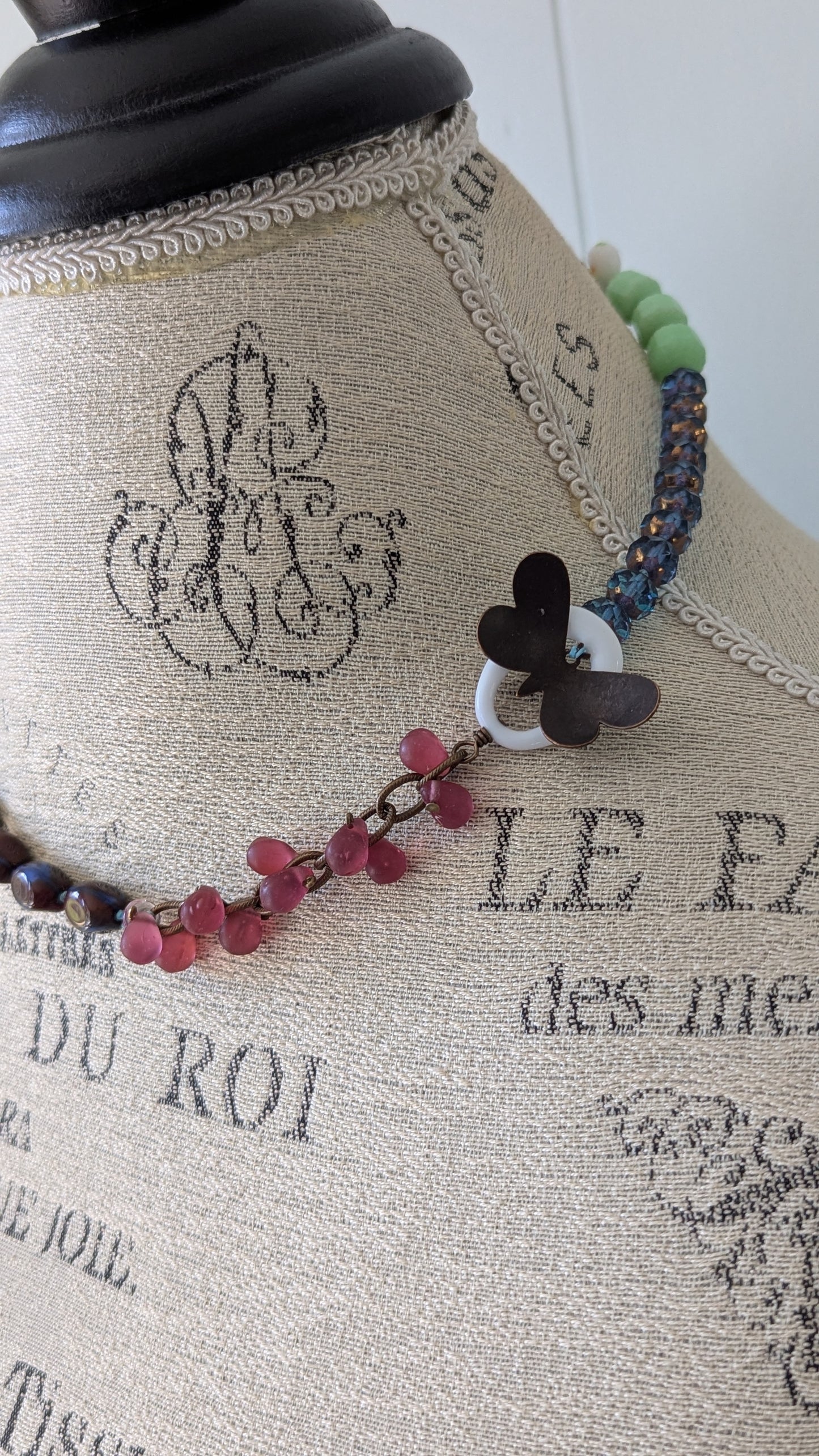 Knotted Necklace with Mushroom