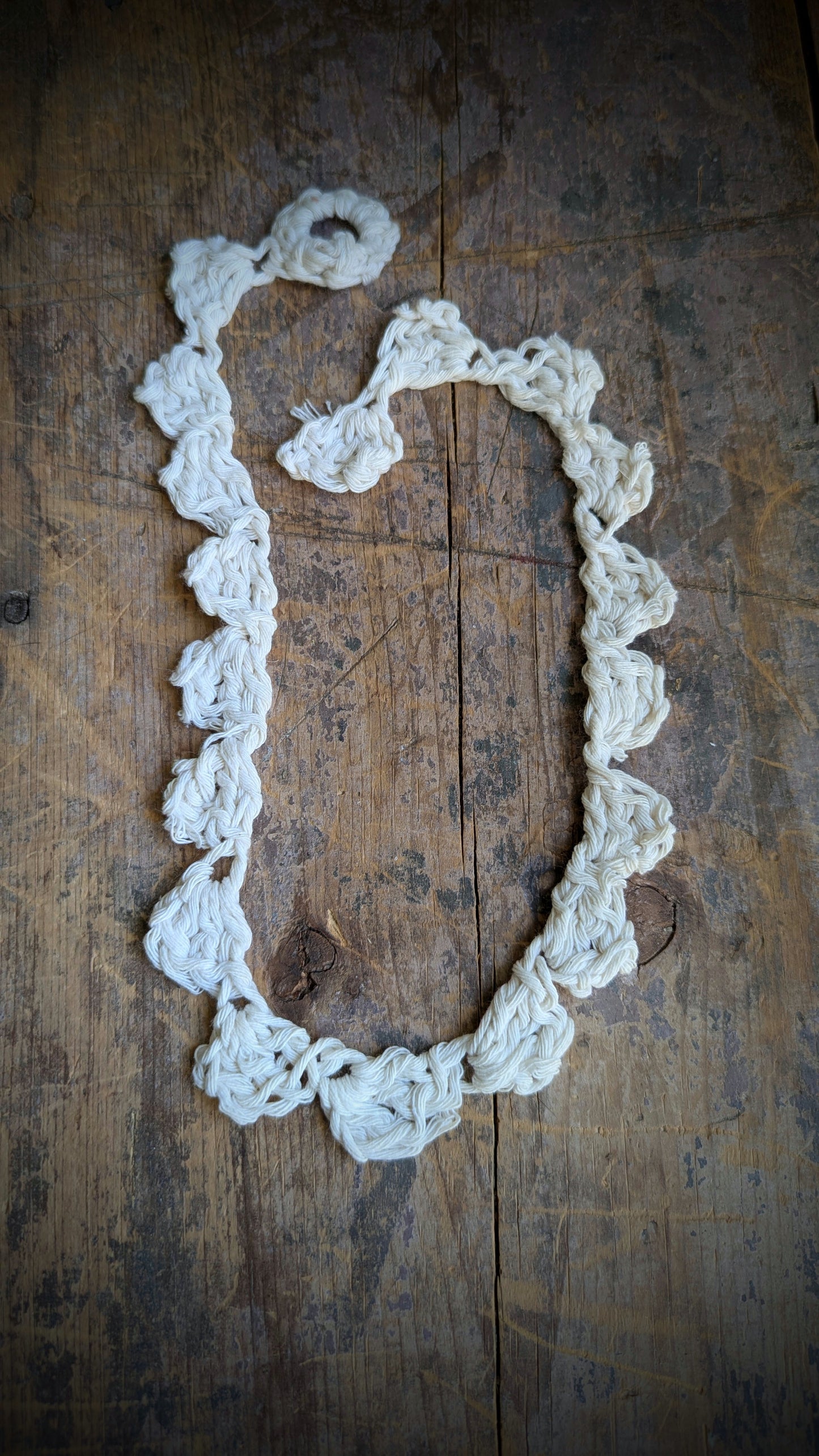 Crocheted Scallops Necklace