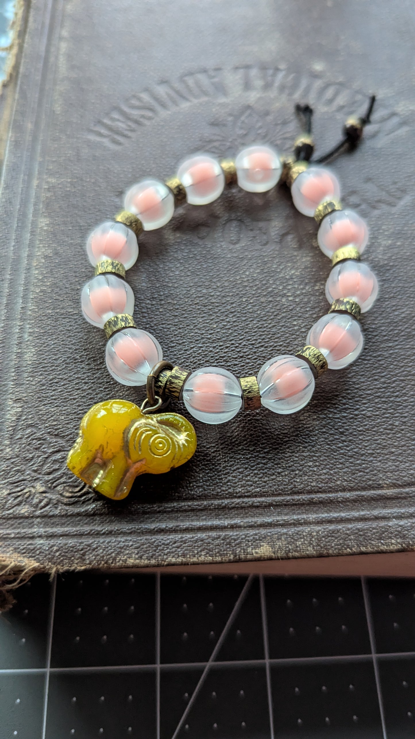 Elle E. Phant (pink)