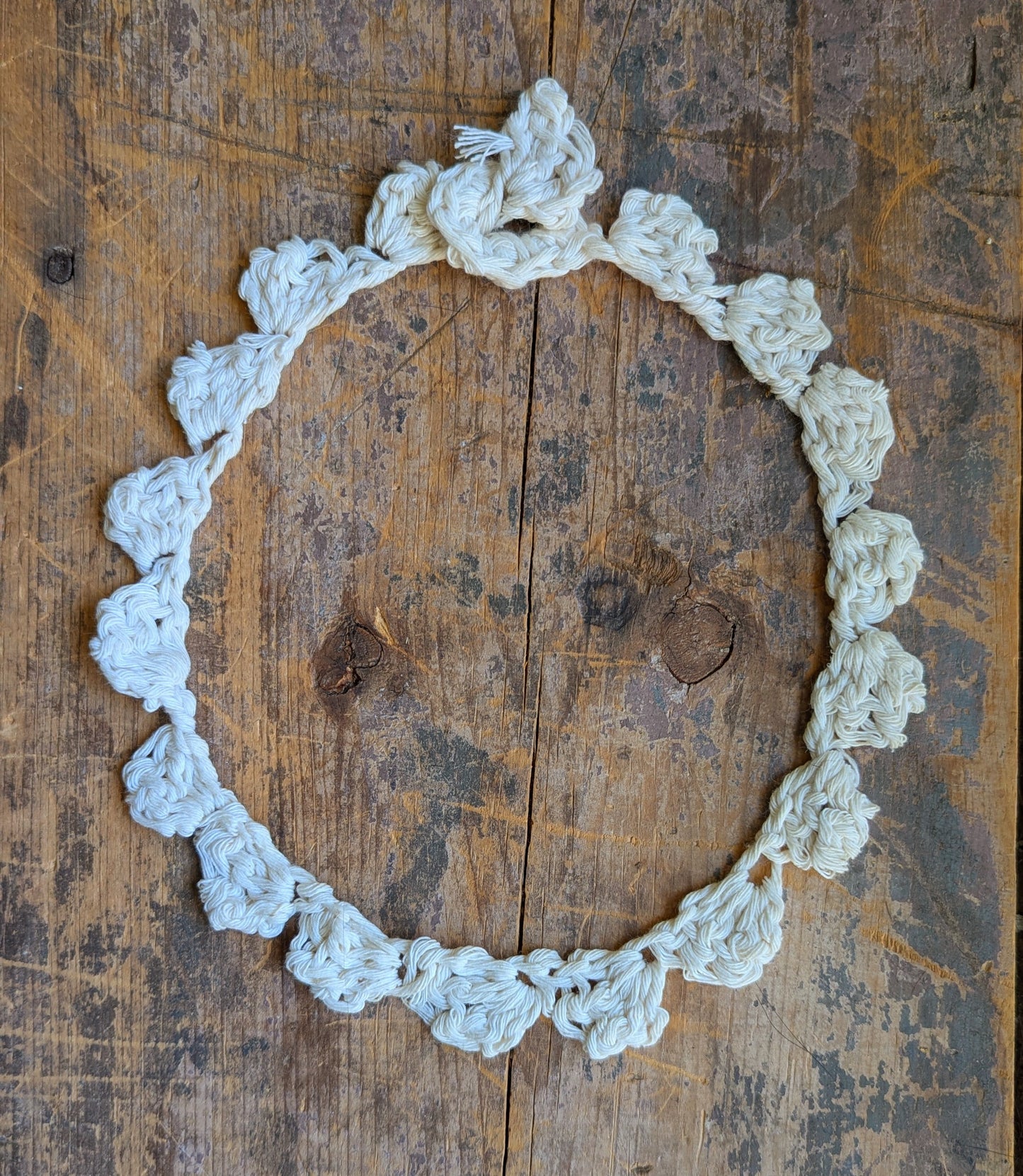 Crocheted Scallops Necklace